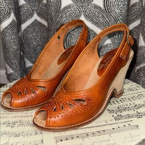 1970s cognac leather peep toe wedge sandals | 70's Boho Hippie SZ 7.5